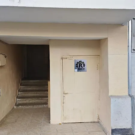 Redi's Apartman *
